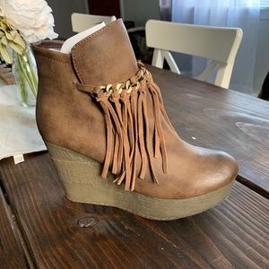 Sbicca ZEP wedge bootie